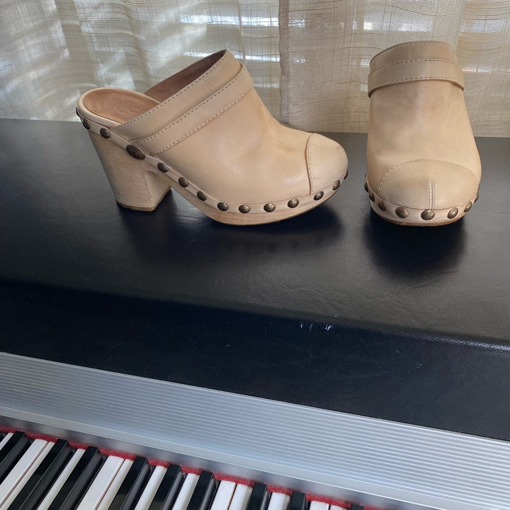 CHANEL Tan Leather Studded CC Mules wedges wedge platforms clogs 35 sandals slip